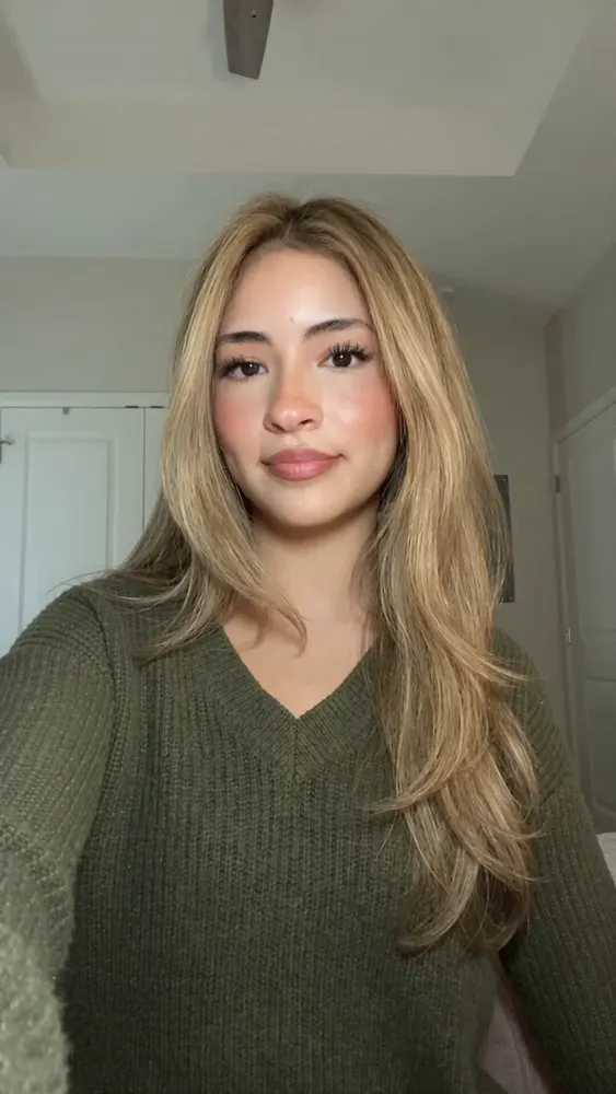 Realistic talking selfie, Seedance 2.5 vs Wan 3.0: Seedance 2.5 vs Wan 3.0